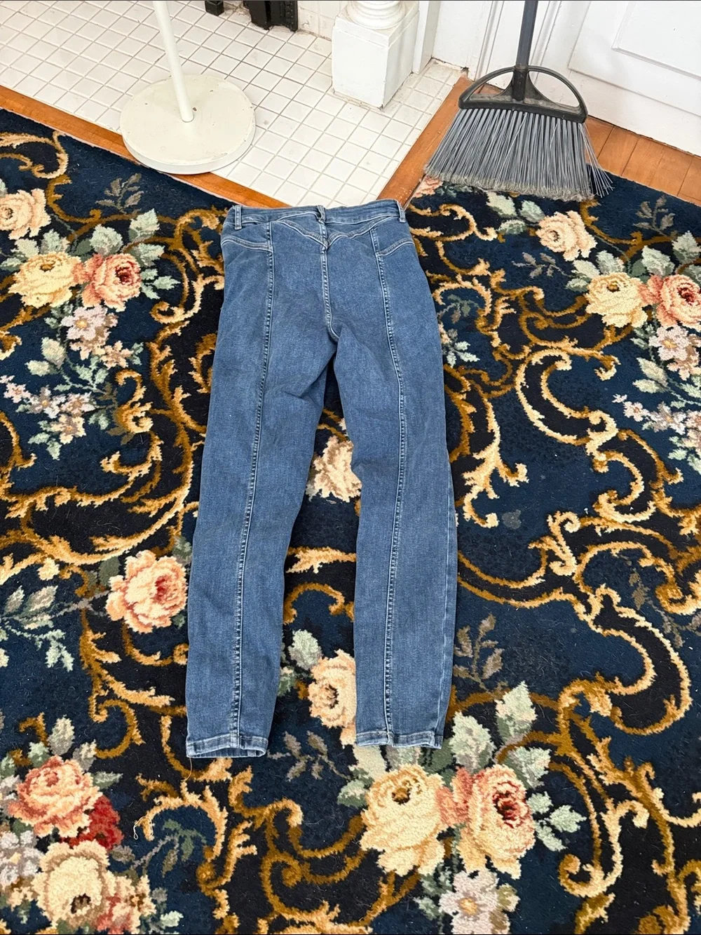 Free People/We the Free Riley seamed ankle jeans. Worn about 5-6x. 108 retail